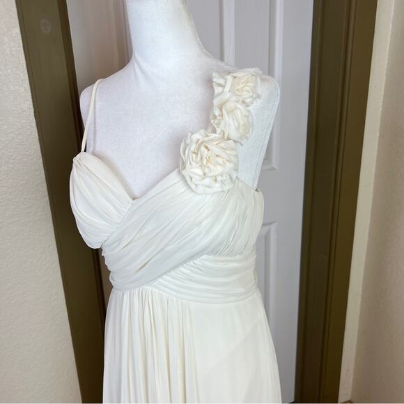 Cindy USA White Floral Applique Gown. - Picture 3 of 14